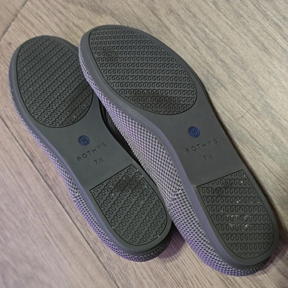 Rothy's The Flat in Pebble Grey with Red, Lightly Used, Almost New, Size 7.5 - Picture 5 of 12